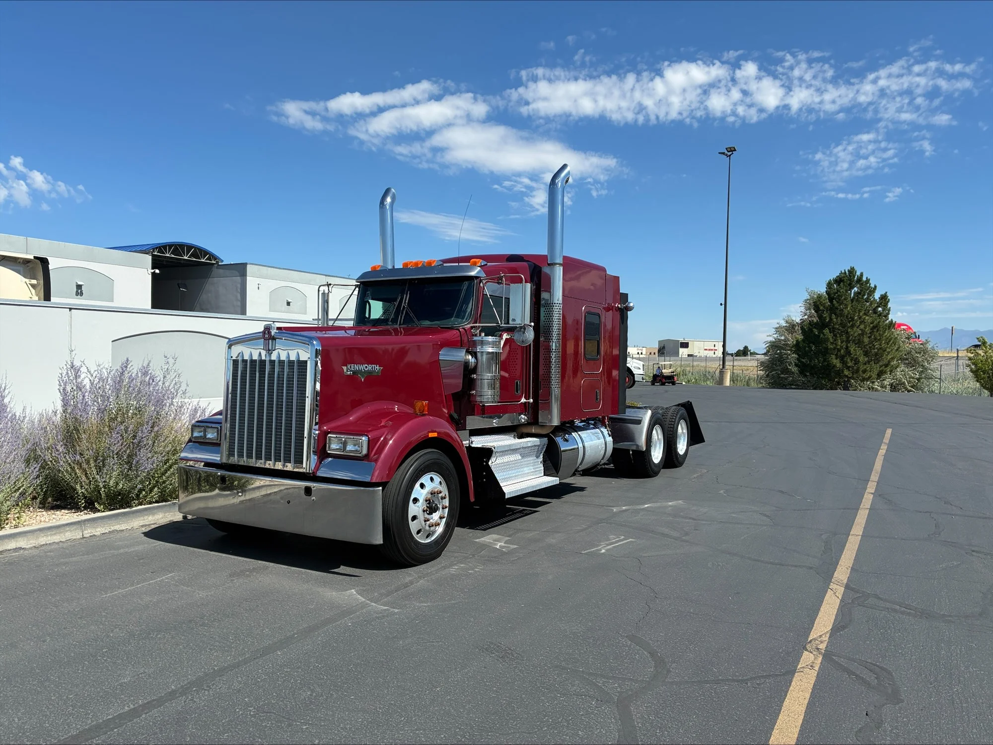 2022 Kenworth W900 in Salina, UT — photo 2