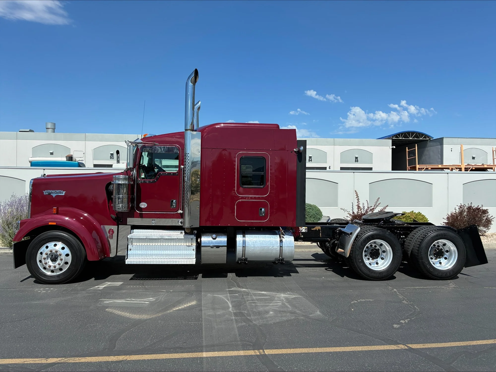 2022 Kenworth W900
