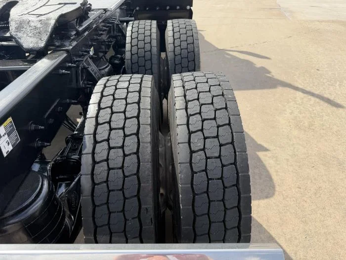 2021 Peterbilt 567 - image 12