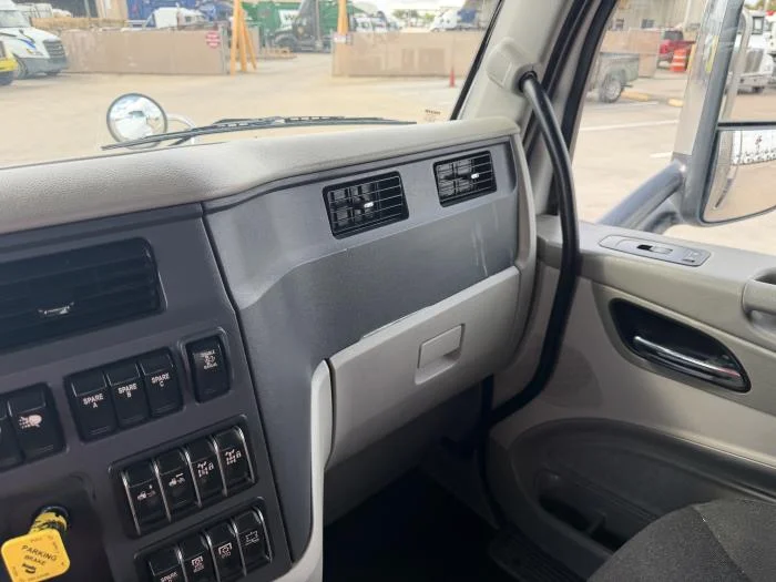 2021 Peterbilt 567 - image 29