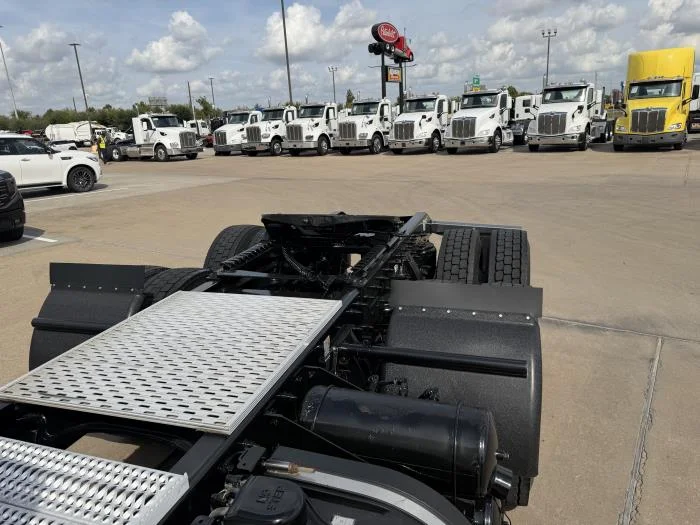 2021 Peterbilt 567 - image 15