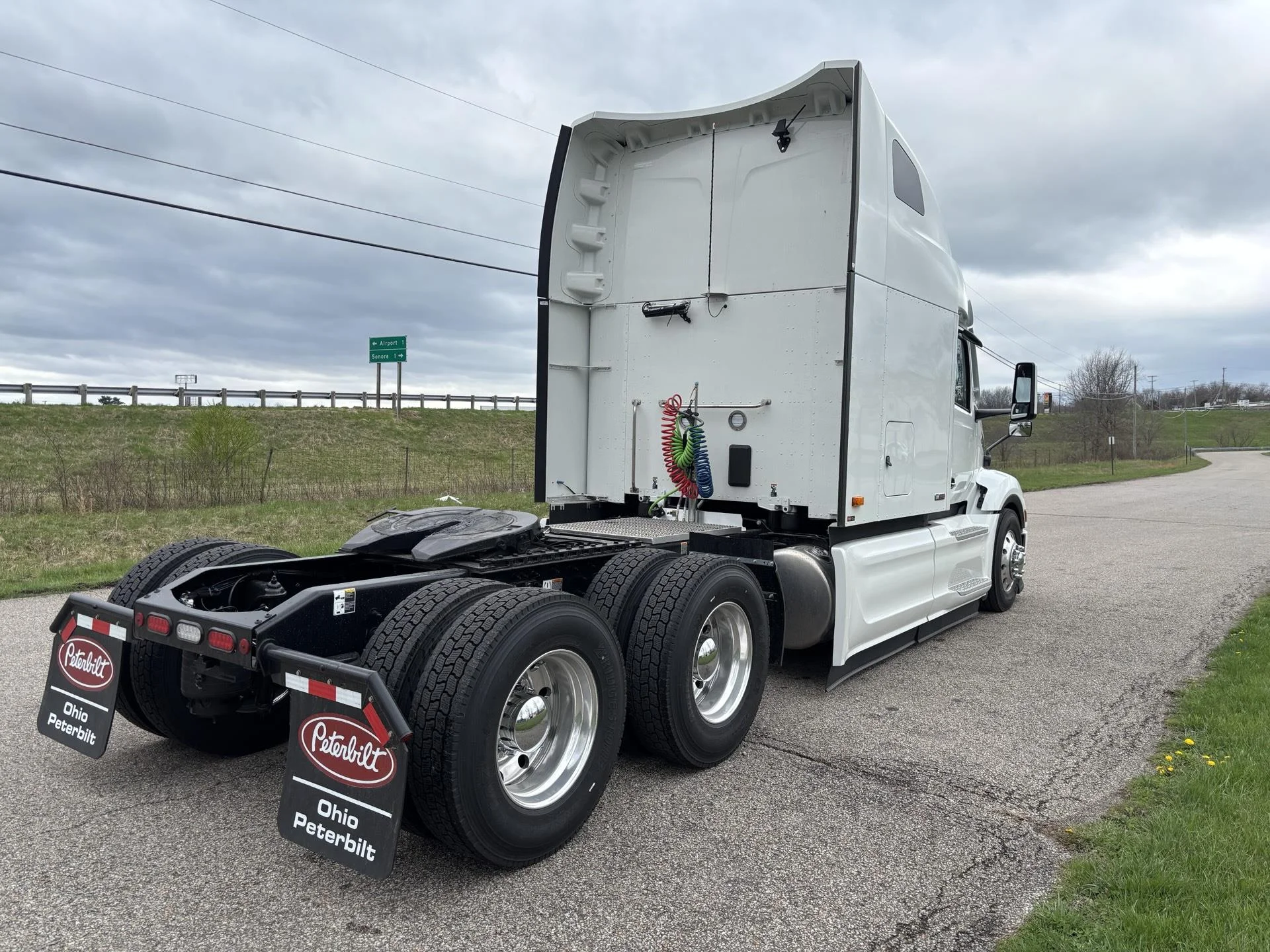 2026 Peterbilt 579 in Zanesville, OH — photo 5