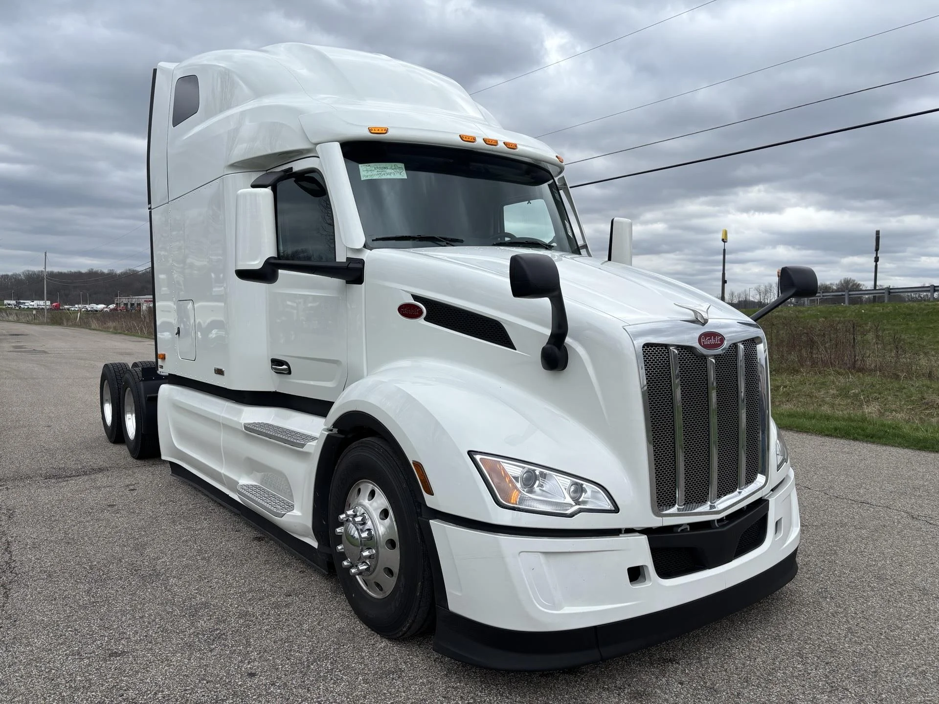 2026 Peterbilt 579 in Zanesville, OH — photo 2