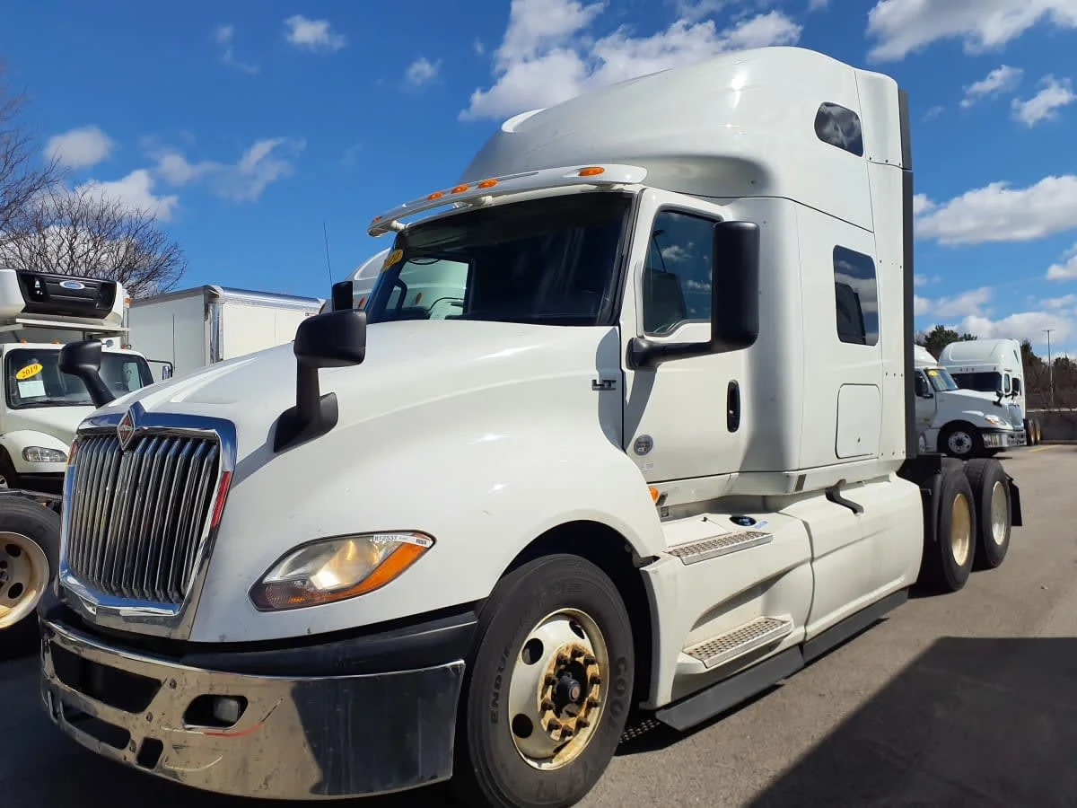 2019 International LT in Bolingbrook, IL