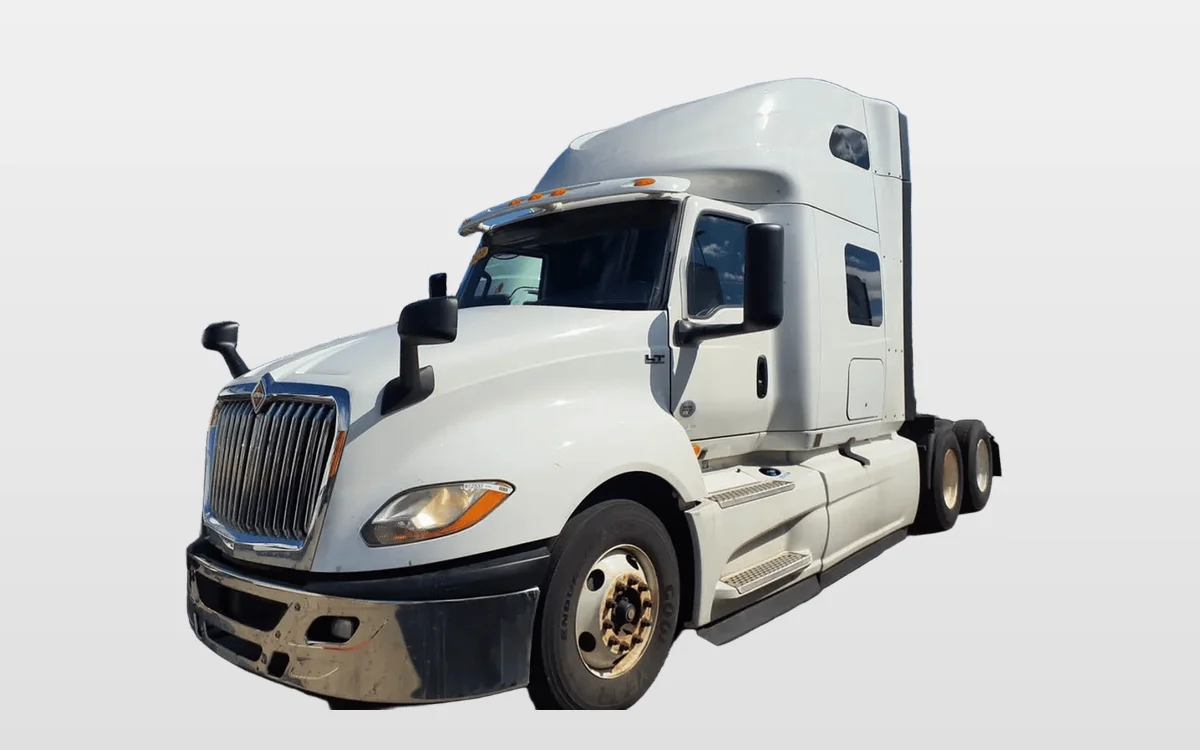 2019 International LT - image 1