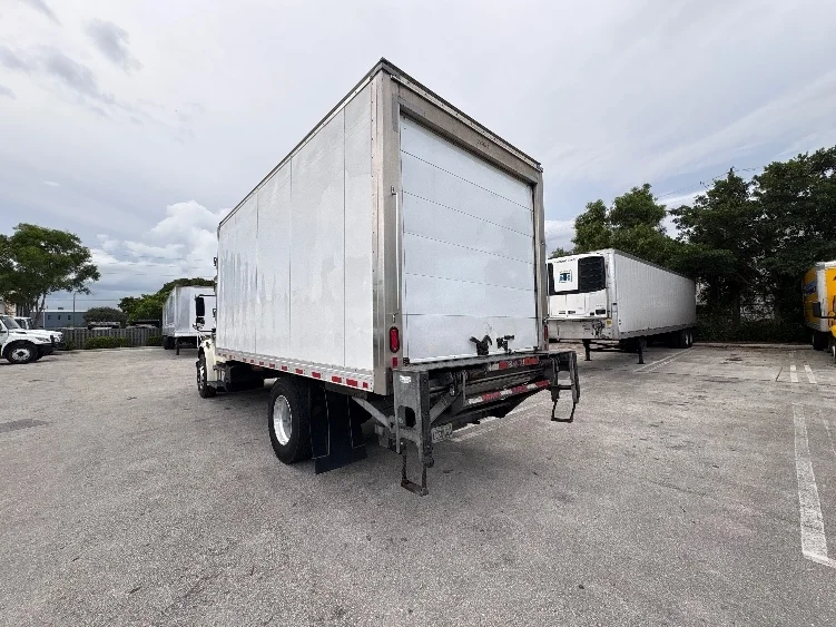 2019 Freightliner eM2 in Pompano Beach, FL — photo 6