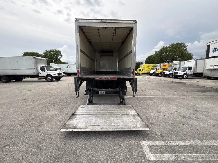 2019 Freightliner eM2 in Pompano Beach, FL — photo 9