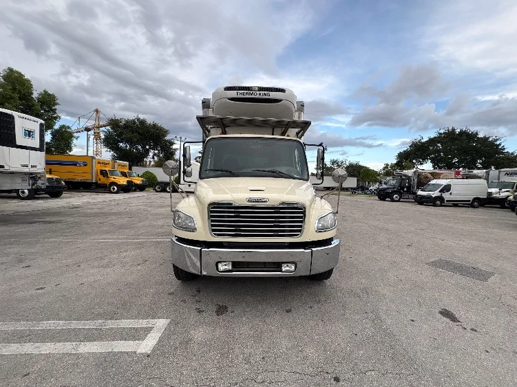 2019 Freightliner eM2 in Pompano Beach, FL — photo 2