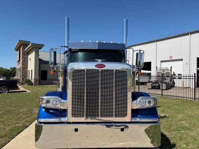 2027 Peterbilt 589 in College Station, TX — photo 4