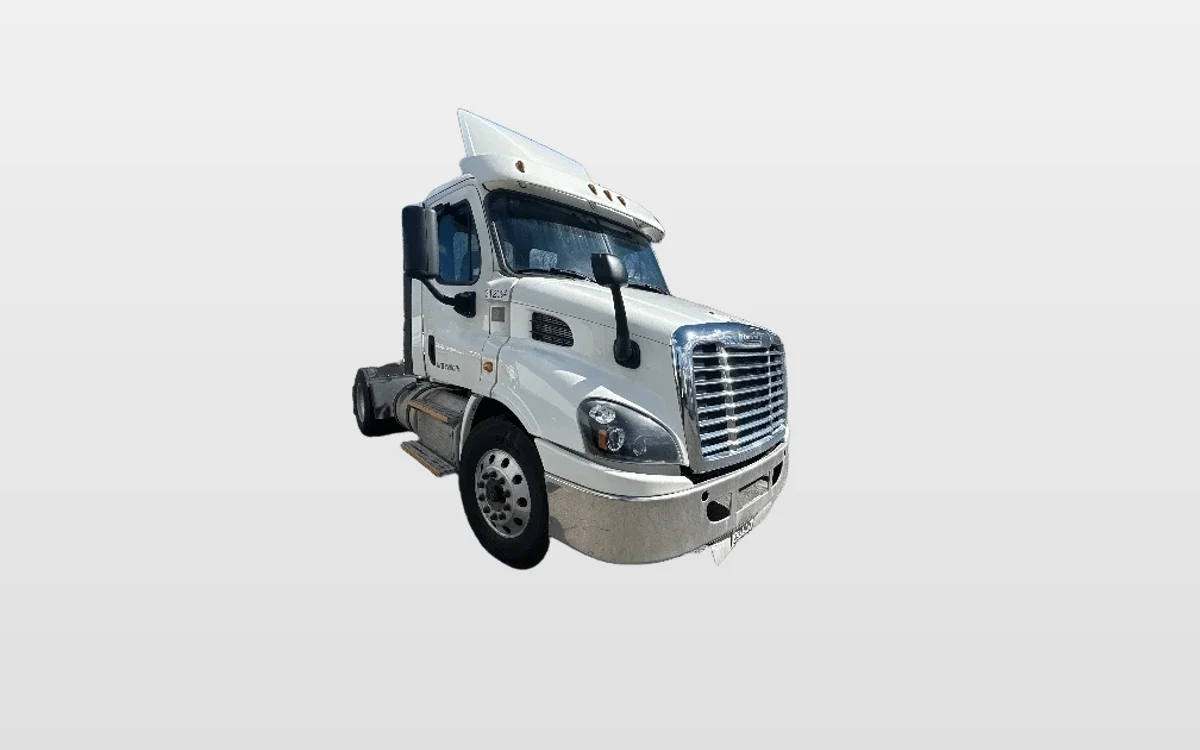 2017 Freightliner Cascadia - image 1