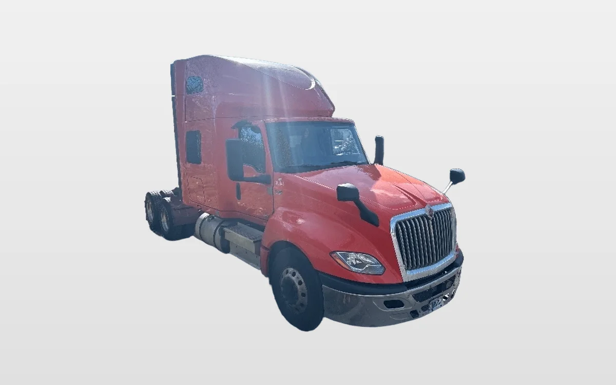 2021 International LT - image 1