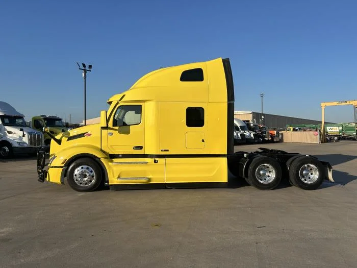 2024 Peterbilt 579 - image 3
