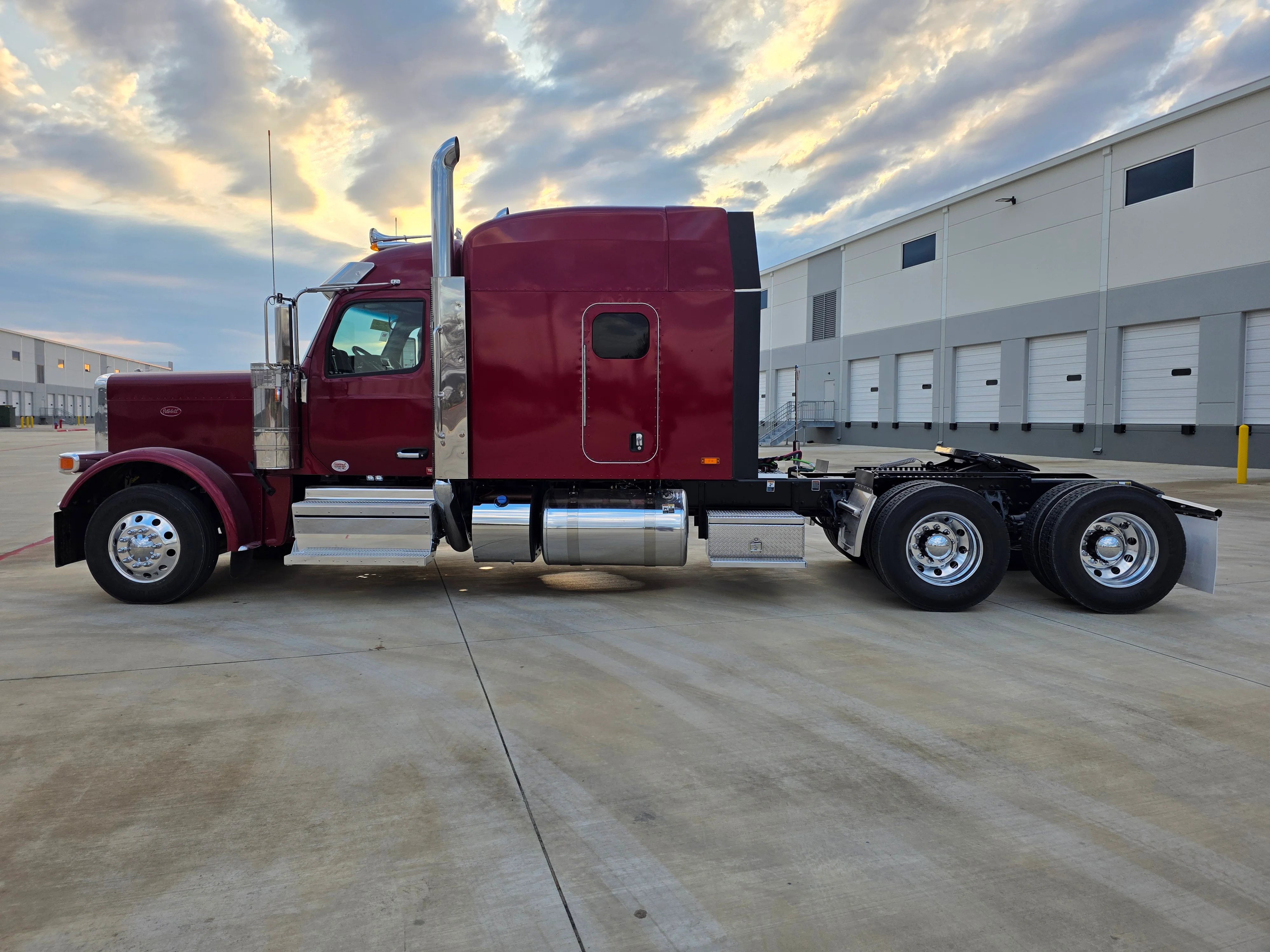 2027 Peterbilt 589 in Tallahassee, FL — photo 2