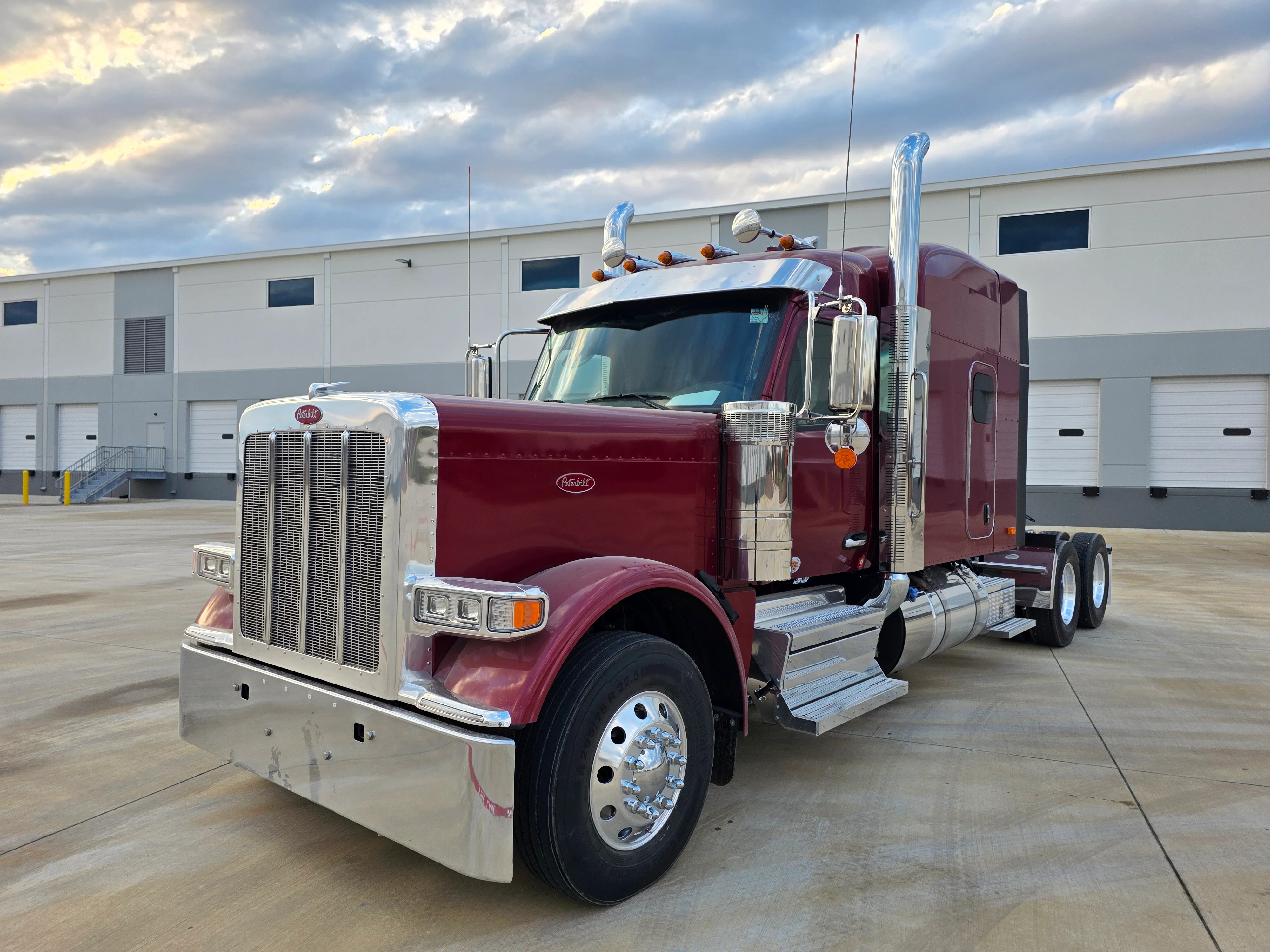 2027 Peterbilt 589 in Tallahassee, FL
