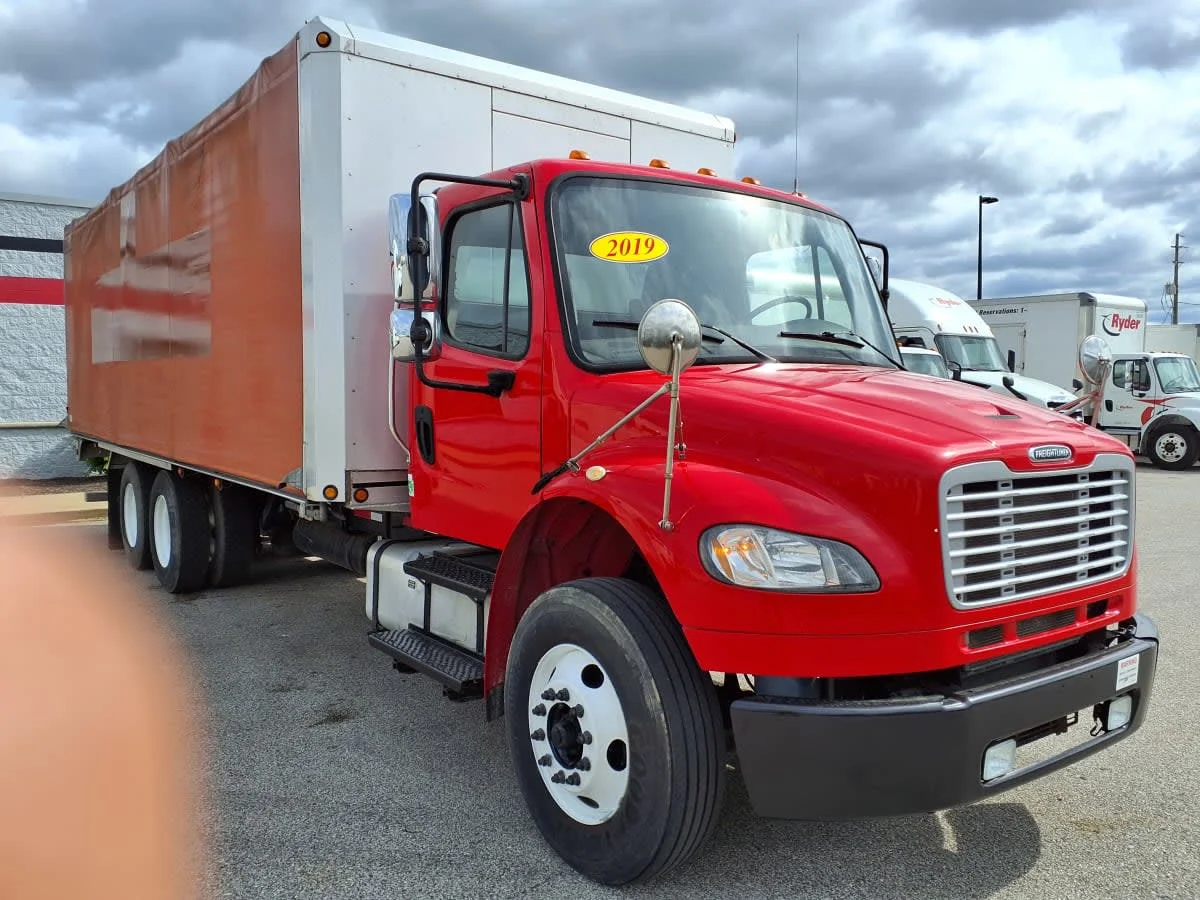 2019 Freightliner M2 106 in Cleveland, OH — photo 3