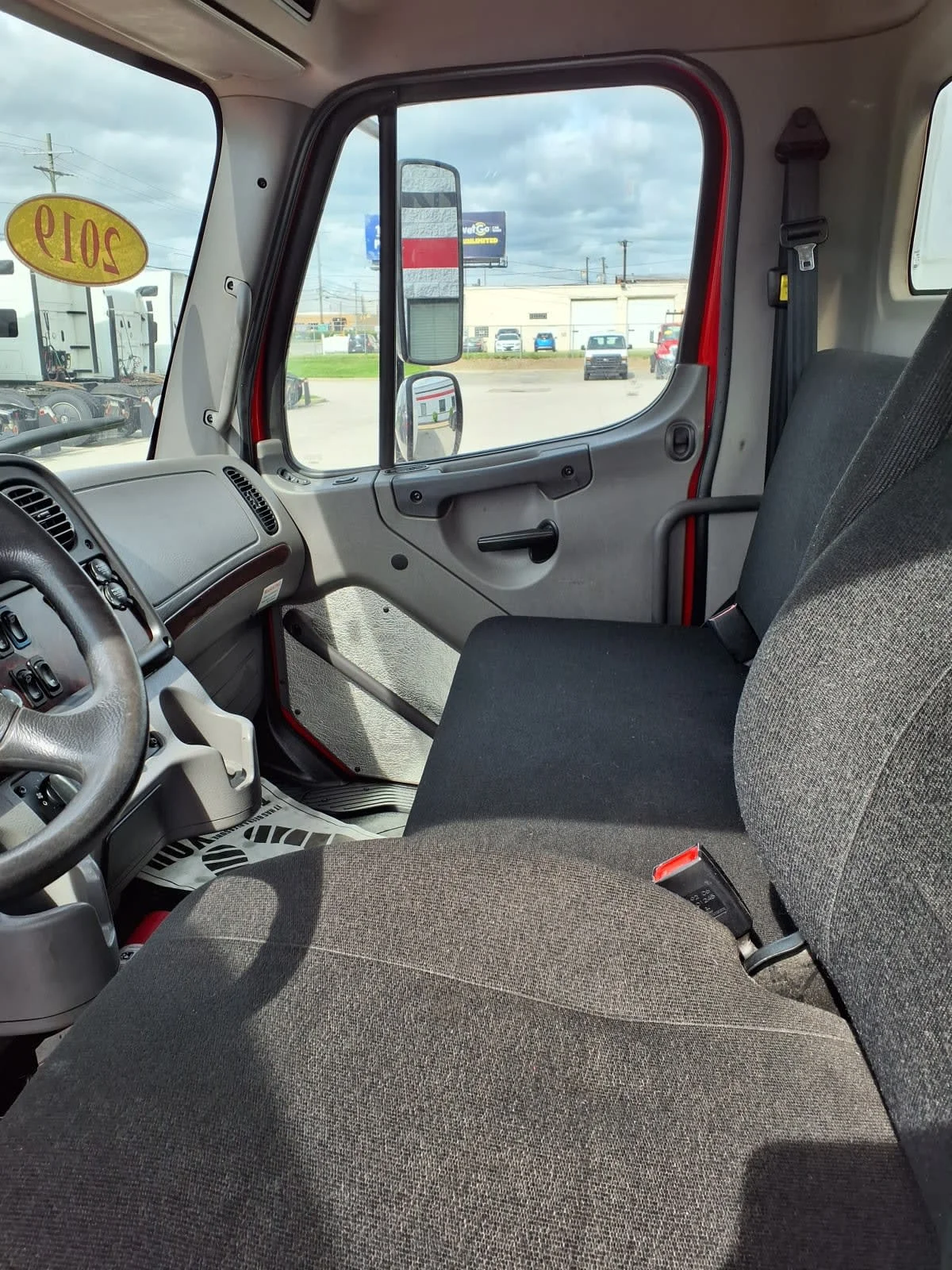 2019 Freightliner M2 106 in Cleveland, OH — photo 7