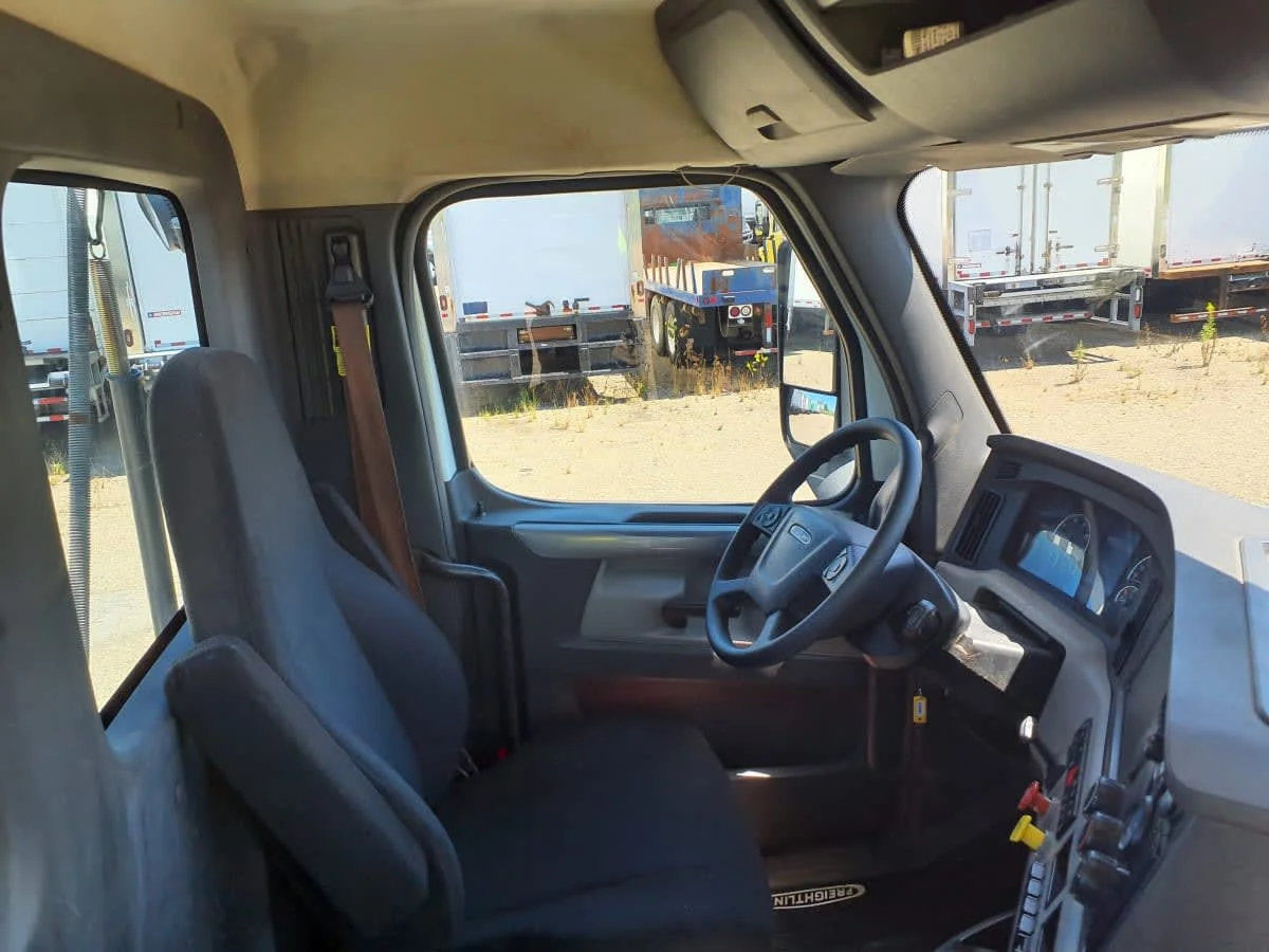 2019 Freightliner Cascadia in Wayland, MI — photo 7