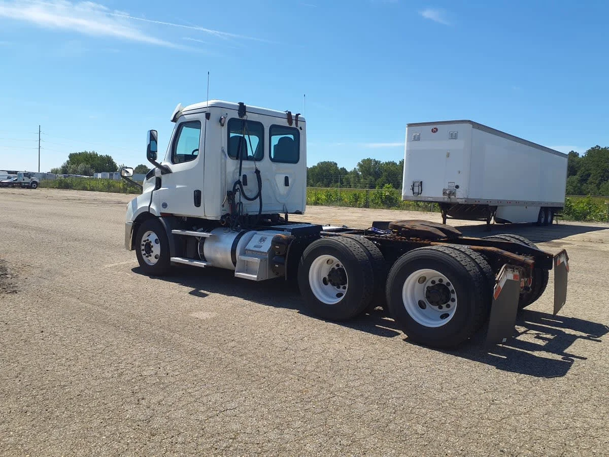2019 Freightliner Cascadia in Wayland, MI — photo 6