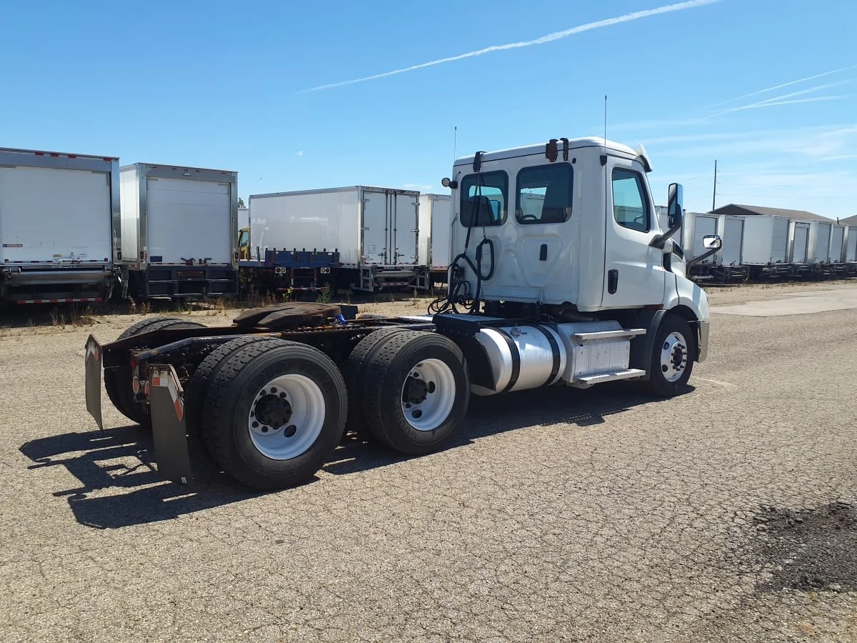 2019 Freightliner Cascadia in Wayland, MI — photo 4