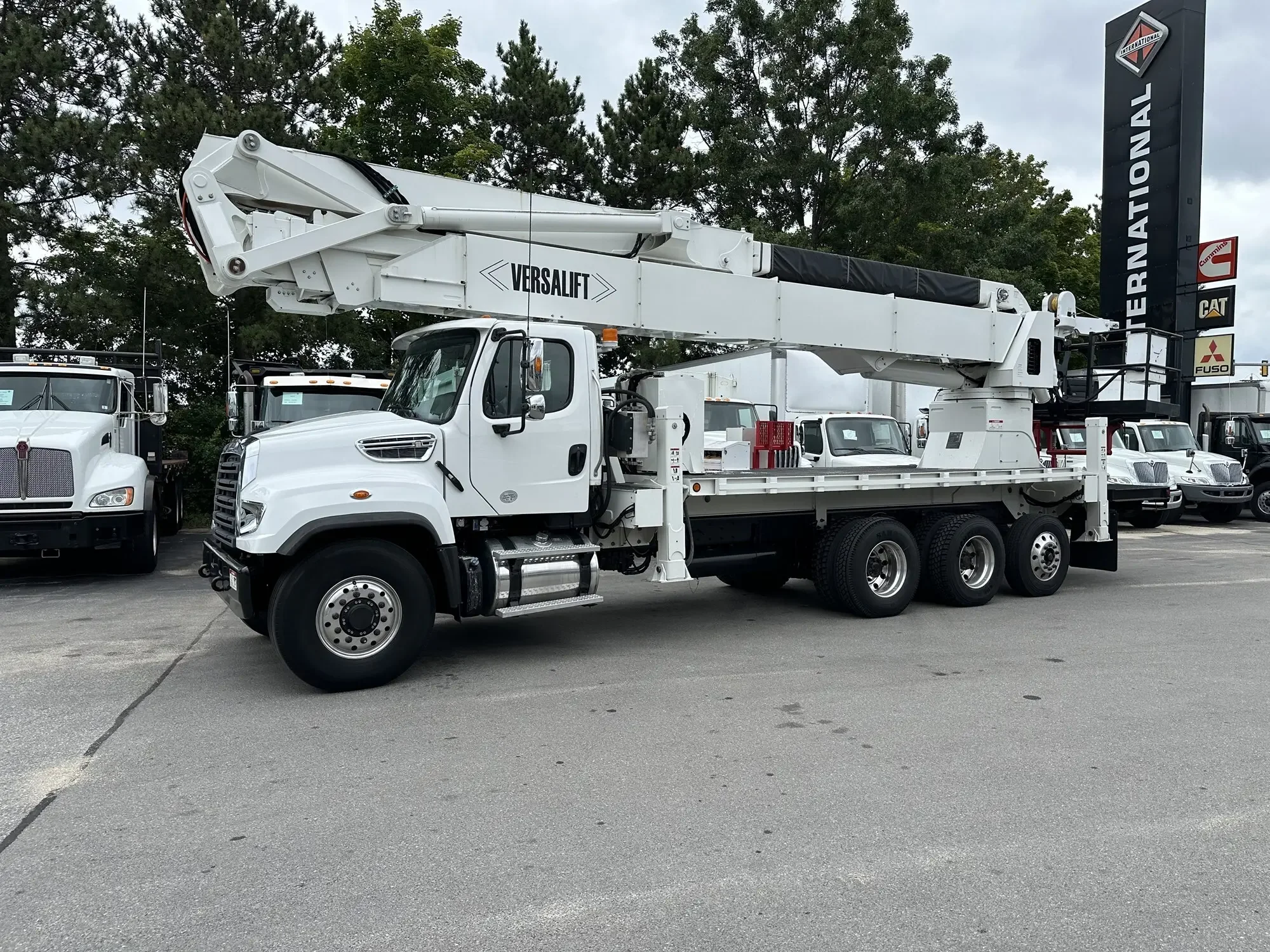 2018 Freightliner 114SD - image 5