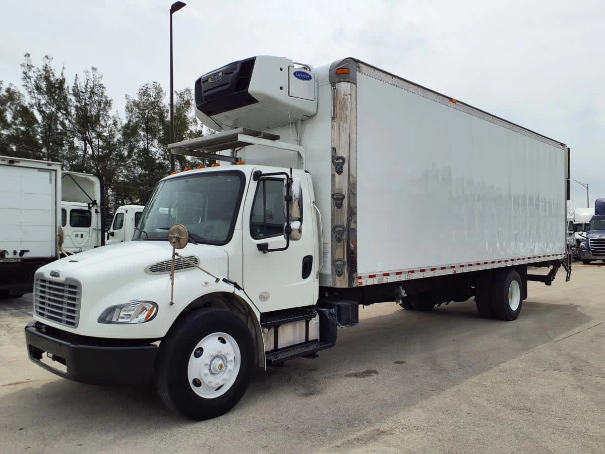 2019 Freightliner M2 106 in Miami, FL