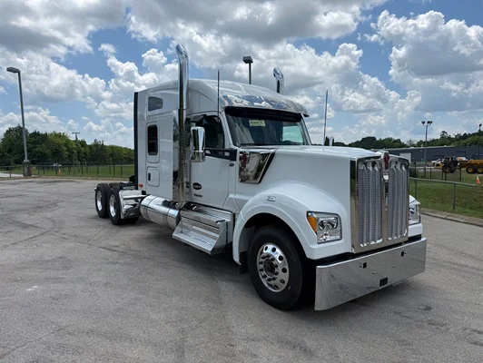 2027 Kenworth W990