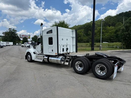 2027 Kenworth W990 in Chattanooga, TN — photo 13
