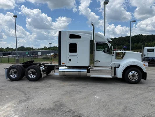 2027 Kenworth W990 in Chattanooga, TN — photo 11