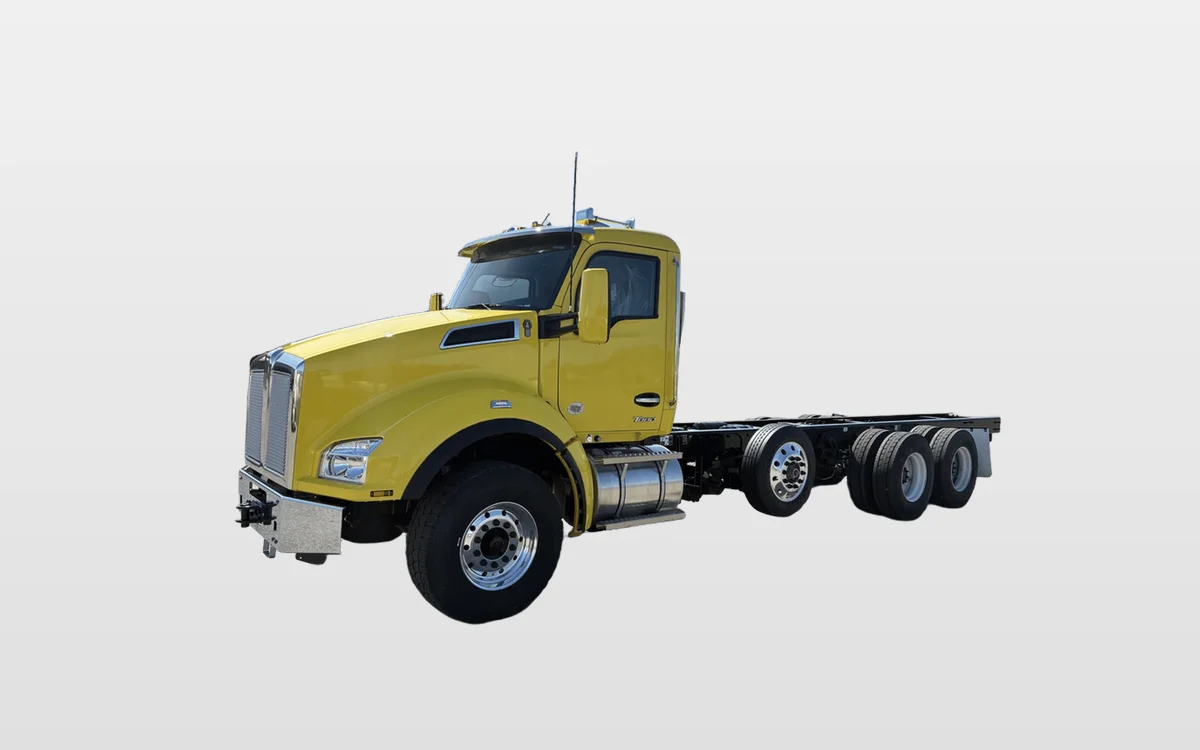 2025 Kenworth T880 - image 1
