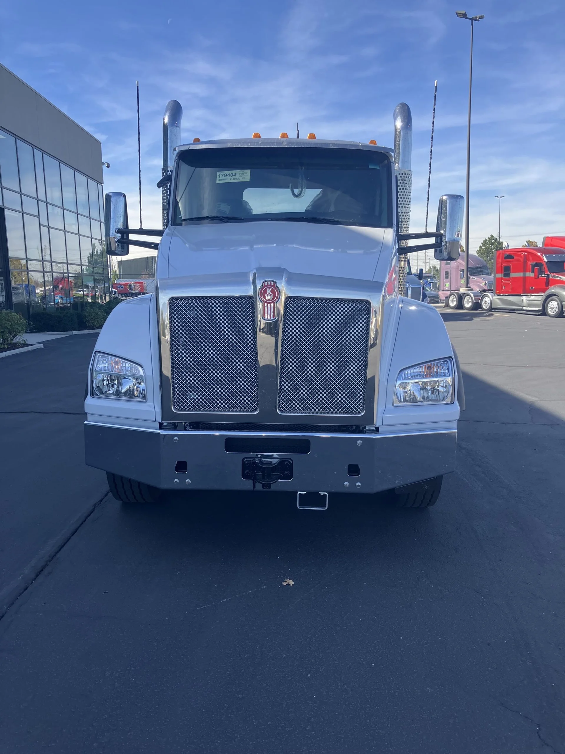 2025 Kenworth T880 - image 2