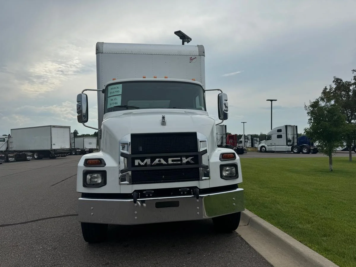 2025 Mack in Waterloo, IA — photo 7