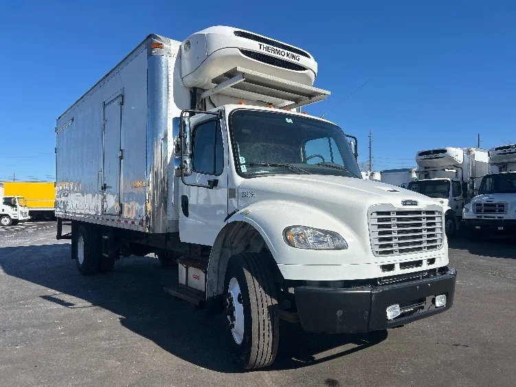 2019 Freightliner M2 106 - image 1