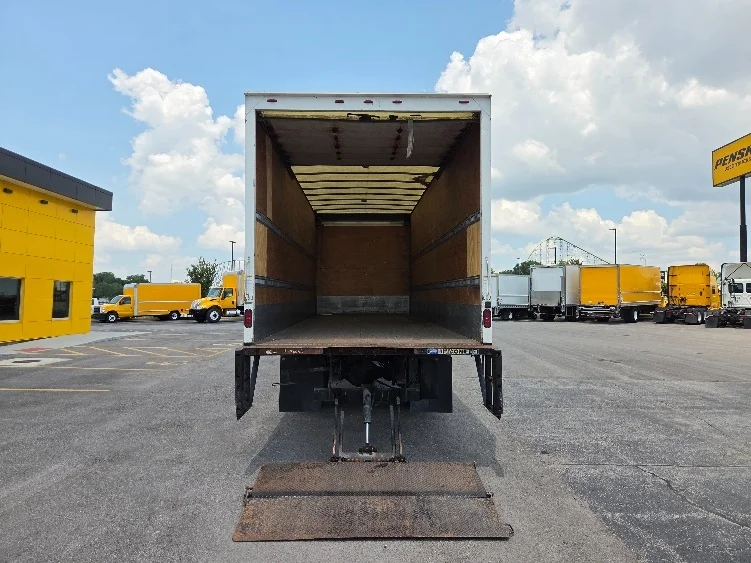 2018 Freightliner eM2 in Kansas City, MO — photo 9