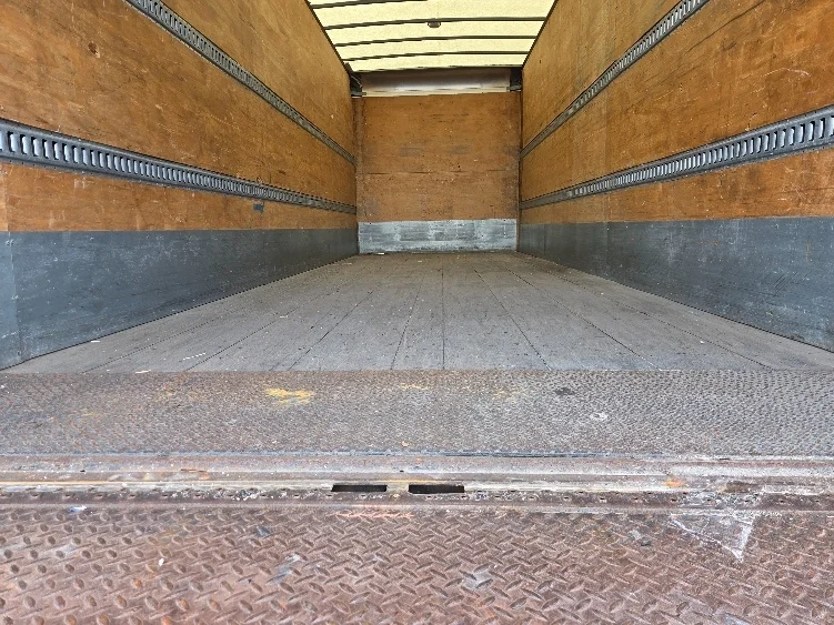 2018 Freightliner eM2 in Kansas City, MO — photo 10