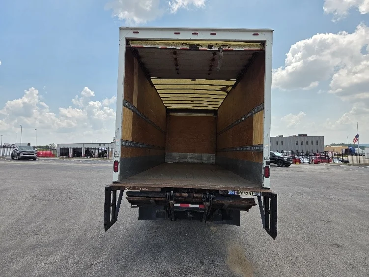 2018 Freightliner eM2 in Kansas City, MO — photo 8