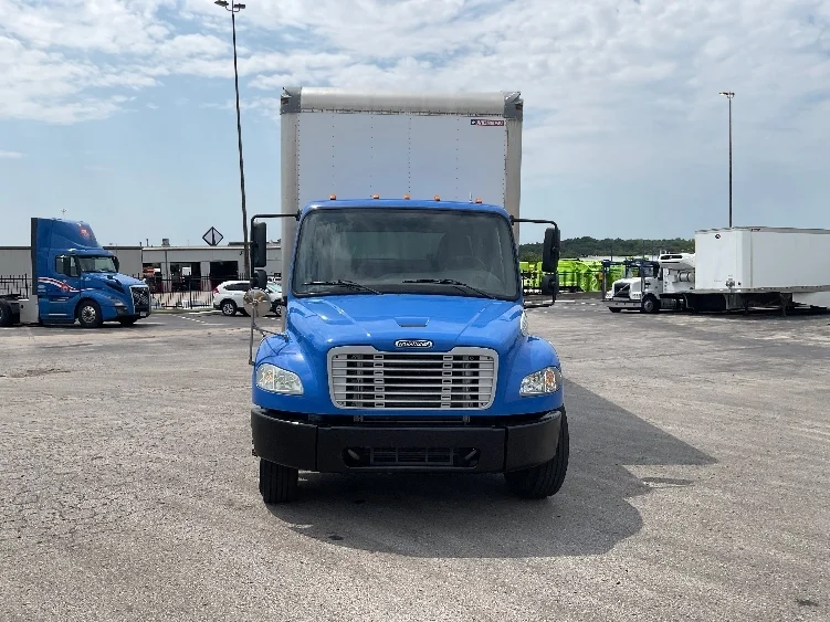 2018 Freightliner eM2 in Kansas City, MO — photo 2
