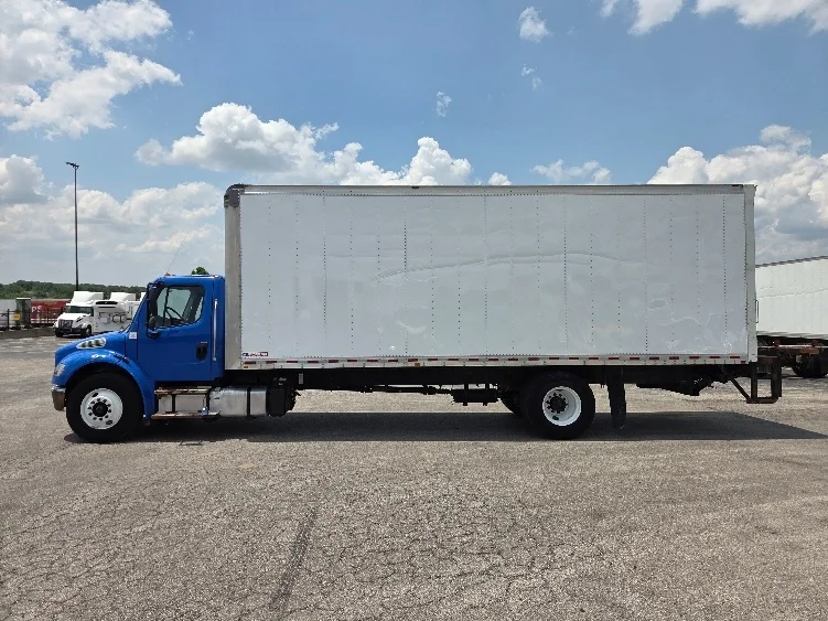 2018 Freightliner eM2 in Kansas City, MO — photo 4