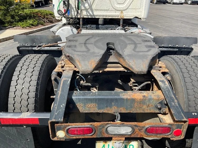 2018 Freightliner Cascadia - image 6