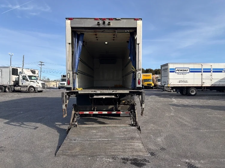 2019 Freightliner M2 106 - image 9