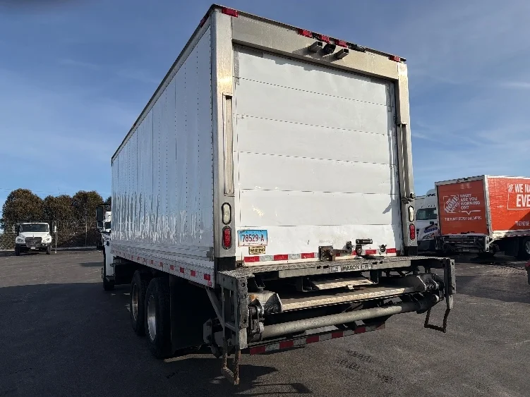 2019 Freightliner M2 106 - image 6