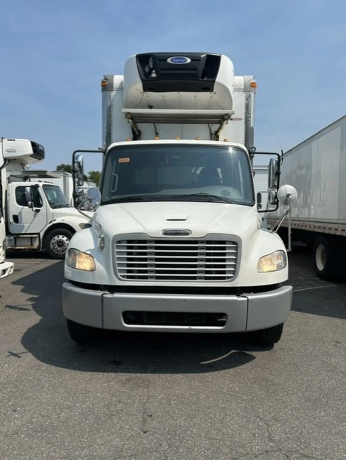2020 Freightliner M2 106 in Farmingdale, NY — photo 2