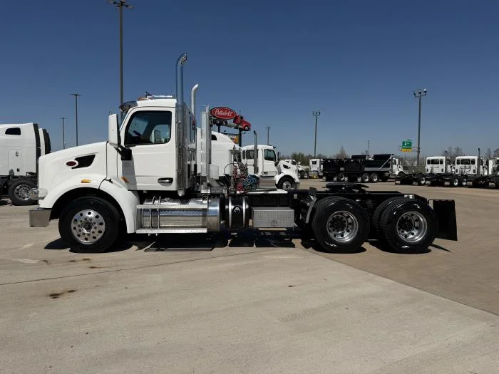 2021 Peterbilt 567 - image 4