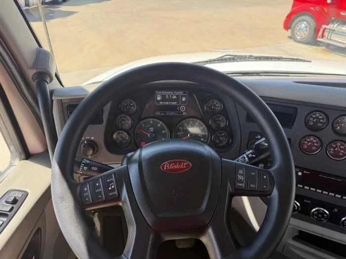2021 Peterbilt 567 - image 33