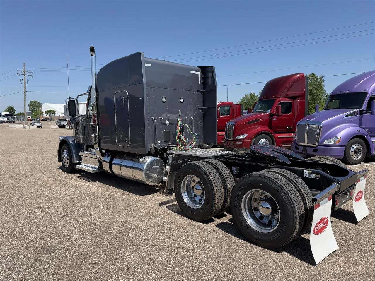 2027 Peterbilt 589 in Eau Claire, WI — photo 2