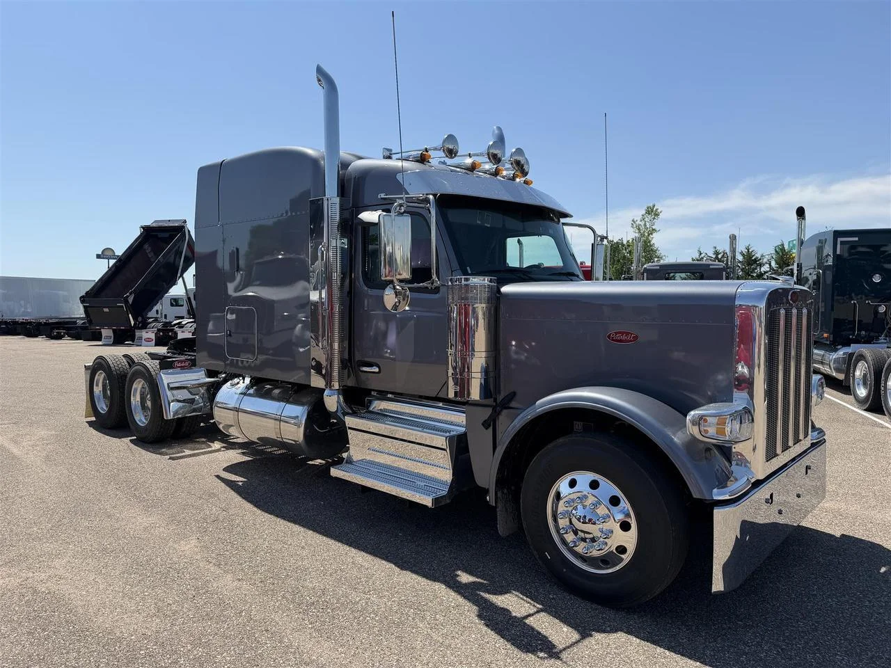 2027 Peterbilt 589