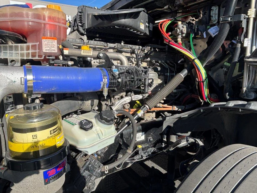 2023 Freightliner Cascadia - image 12