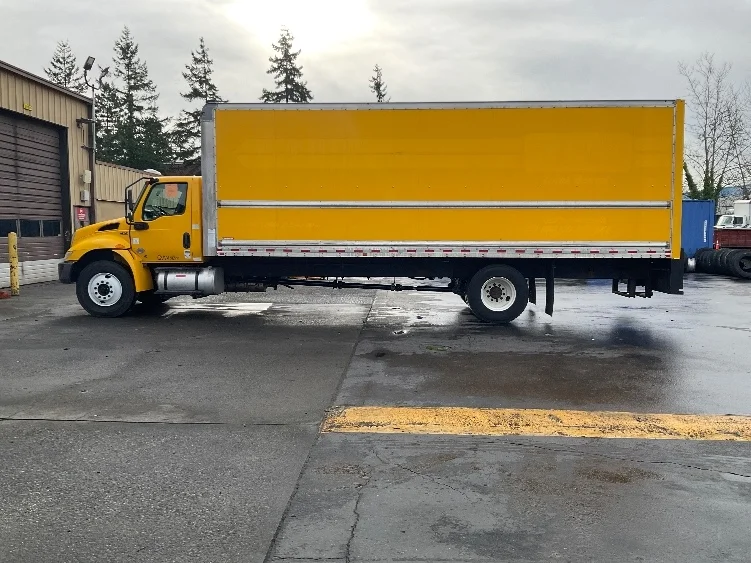 2021 International MV - image 4