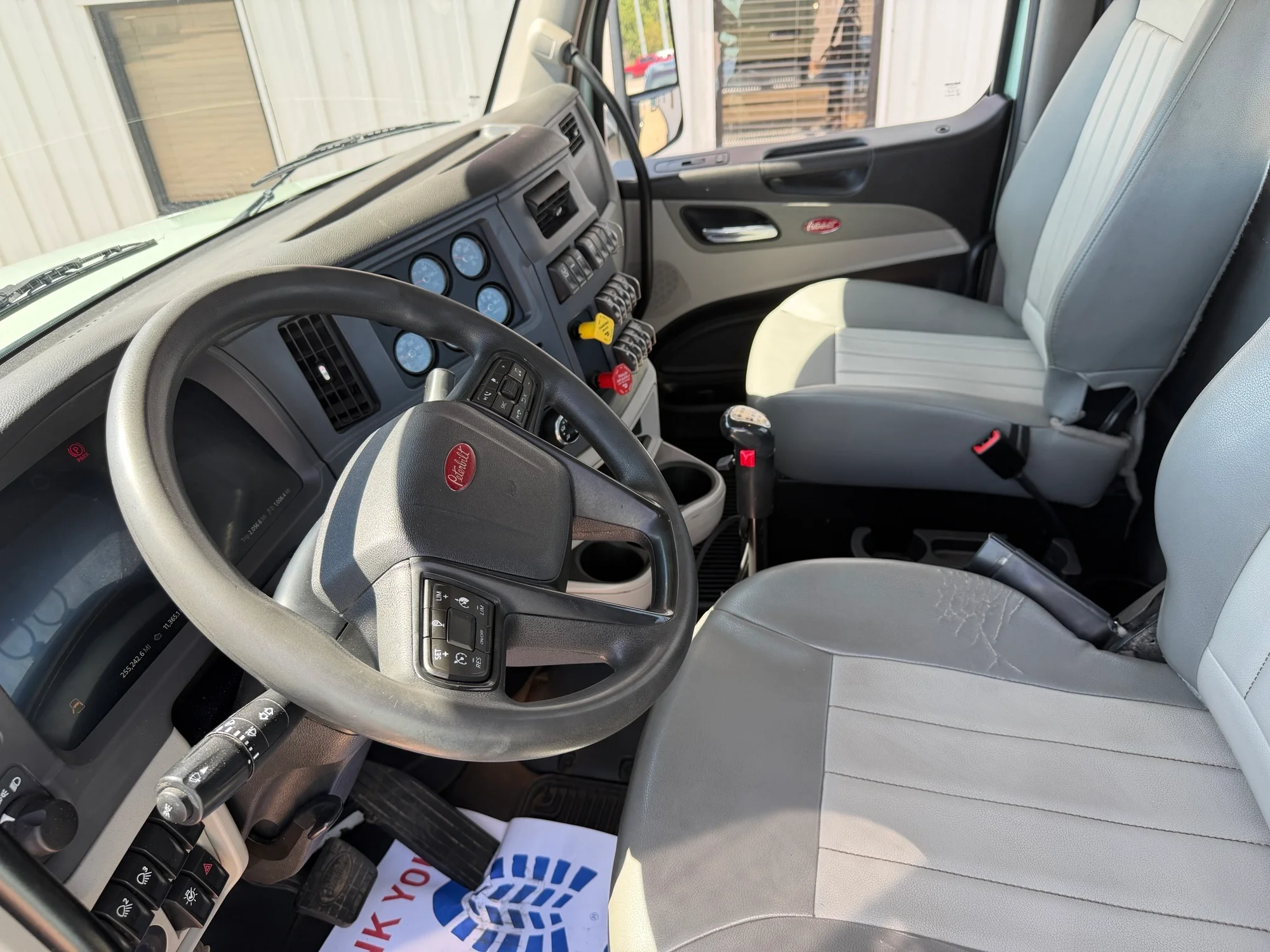 2023 Peterbilt 567 in Joplin, MO — photo 8