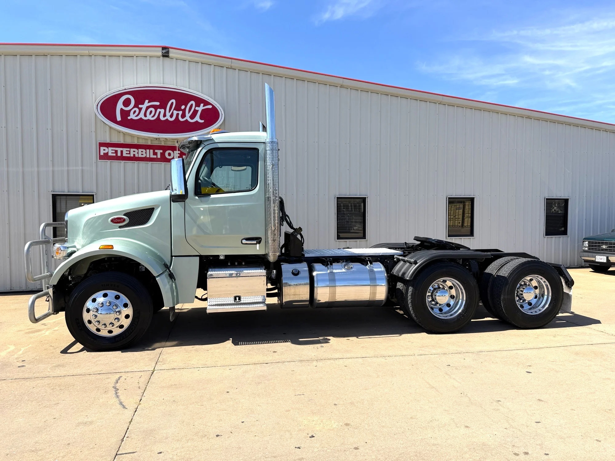 2023 Peterbilt 567 in Joplin, MO — photo 4