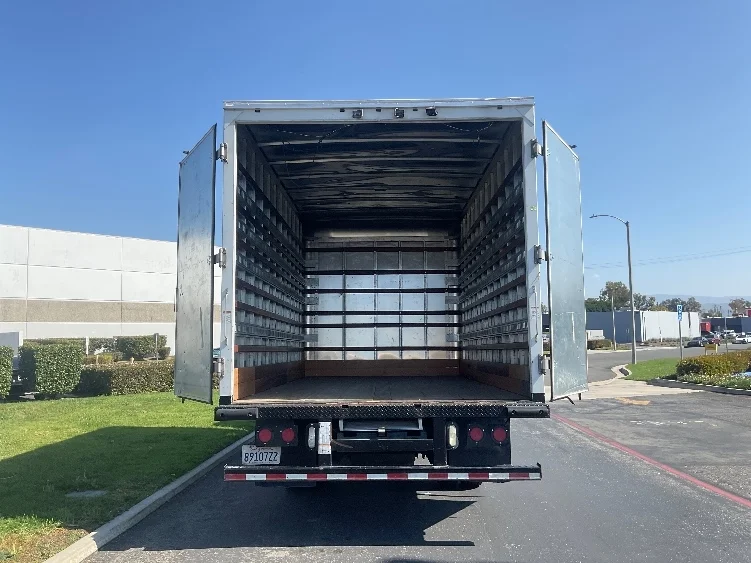 2019 Isuzu NQR - image 8